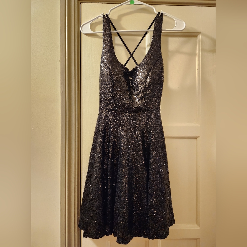 Beautiful semi-formal dress size 1